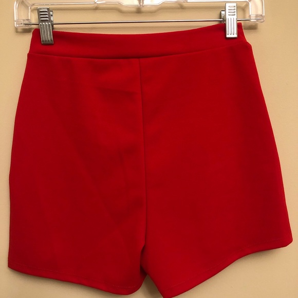 Charlotte Russe envelope skirt. Worn only once. - Picture 2 of 2